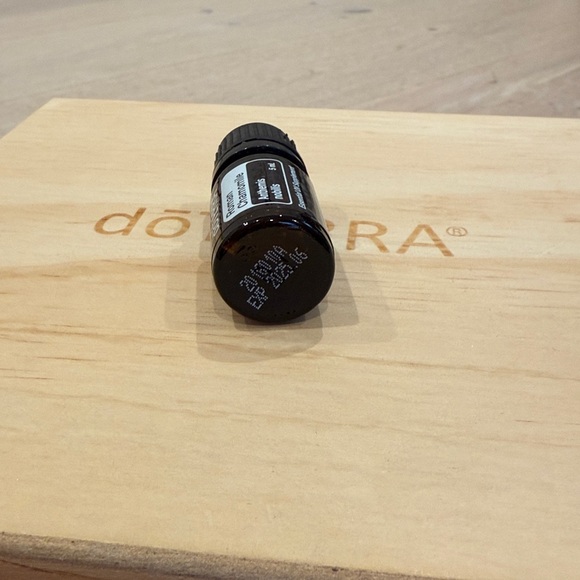 dōTerra Roman Chamomile Essential Oil - Picture 6 of 8
